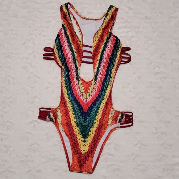 📣Last 1 Sz L📣💥Crochet Print Design Swimsuit - Picture 5 of 7